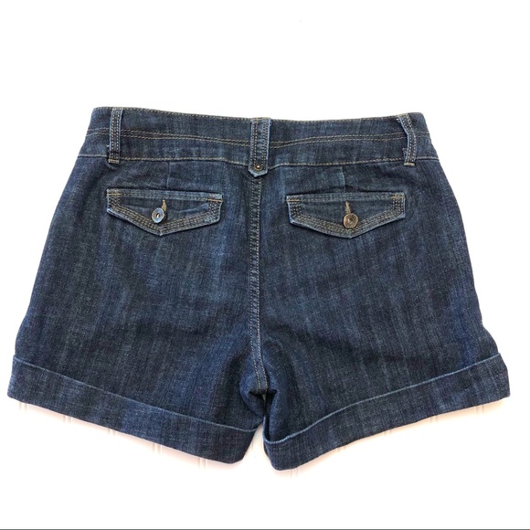 EUC!!💥Signature Studio Cuffed Denim Shorts - Picture 3 of 4
